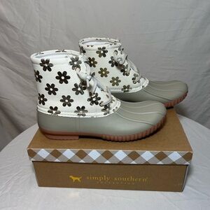 Simply Southern Duck Boots - Grey & White with Gold Flowers - Size 7 - NWT